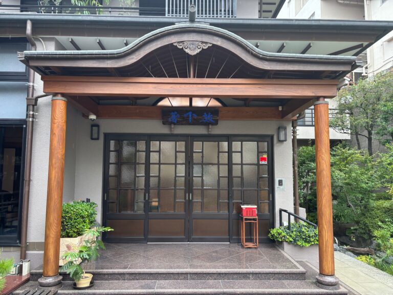 玄関正面